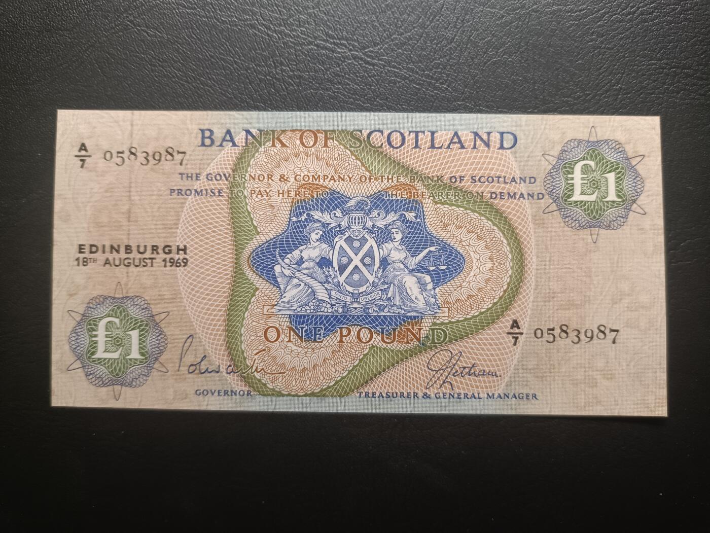 2025十一月第二期，总第200期 苏格兰银行1969年1镑UNC-，银行徽章和政府徽章