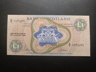 2025十一月第二期，总第200期 - 苏格兰银行1969年1镑UNC-，银行徽章和政府徽章