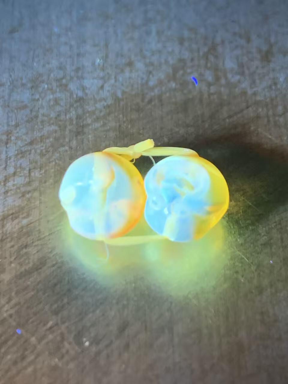 天然乌克兰原矿蜜蜡雕刻弥勒佛腰珠两颗，