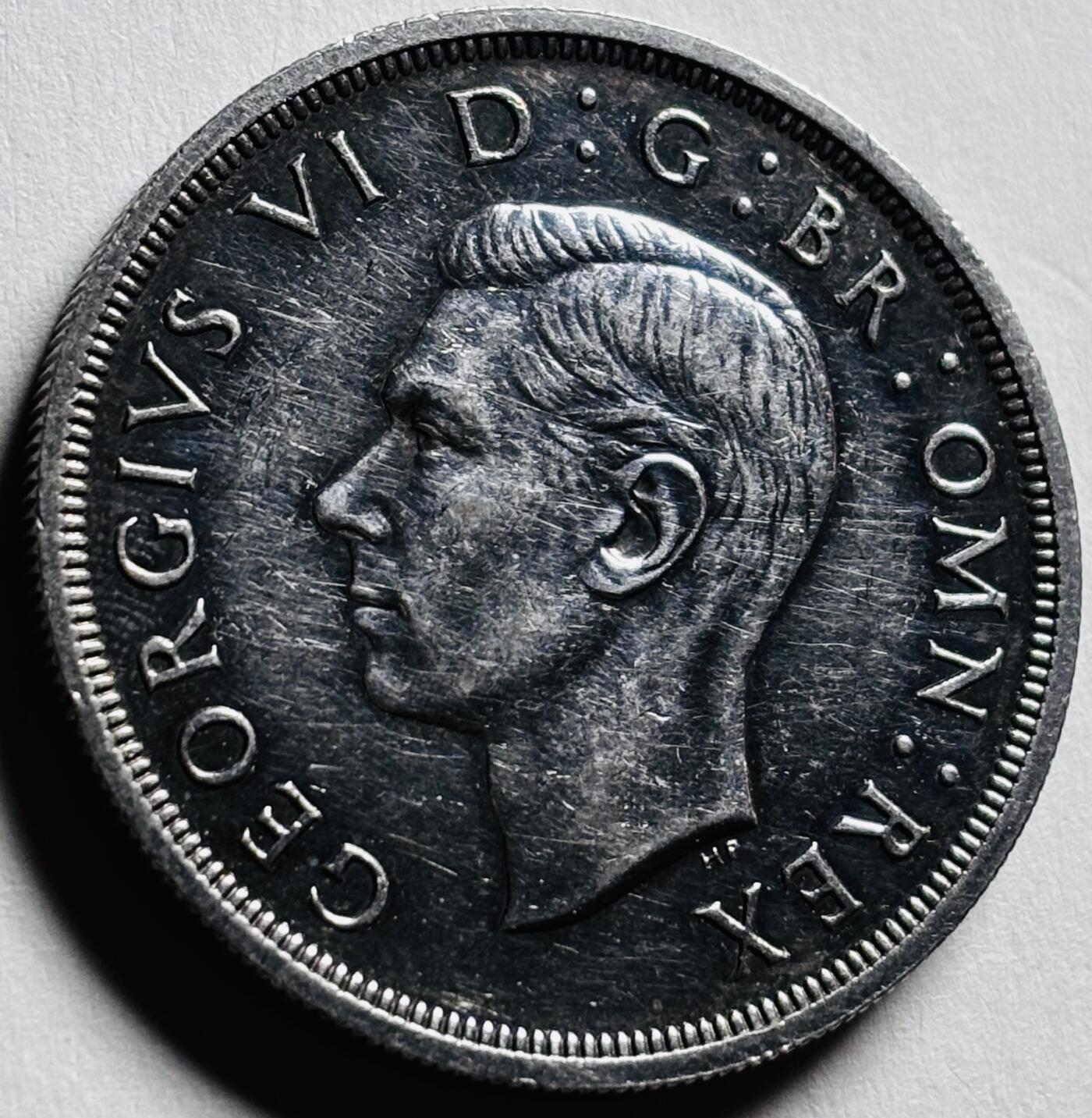 文馨钱币收藏第 279 场，银币，纪念铜章场 长期接收代拍品 少见老包浆 1937 年英国乔治六世 1 克朗大银币，登基版