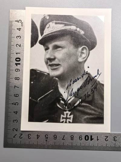 小驴勋章奖章收藏11月8日周六晚6点拍卖（珍爱和平，收藏战争，铭记历史，勿忘国耻，忠党爱国。有偿代拍，送拍规则在简介最后，参拍须阅读规则后再参拍，关系到运费包装发货时效真假辨别等关键信息，拍卖时不再发原图，看大图店主微信码在最后拍品里） - 目前仍在世的最后一位空军骑士铁十字勋章获得者雨果·布洛赫（Hugo Broch）战后亲笔签名照