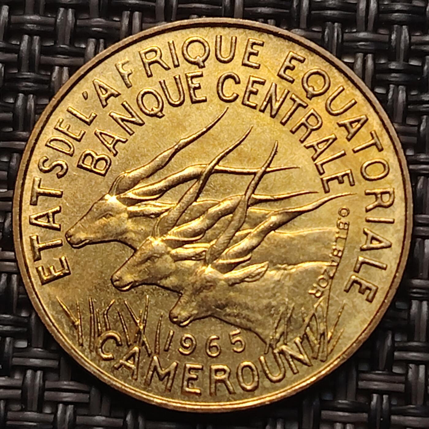 布加迪🐬～世界钱币(上海)🌾第 258 期 /  各国套币和散币 客麦隆 1965年 10法郎 原光好品