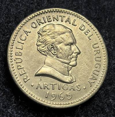 西班牙、丹属西印度、法属殖民地、乌拉圭银币古铜币，周五晚上九点倒数截拍，满百包邮，可寄存半年，喜欢朋友微信扫描二维码可直接参拍 - 好品相乌拉圭1965年5比索，km47