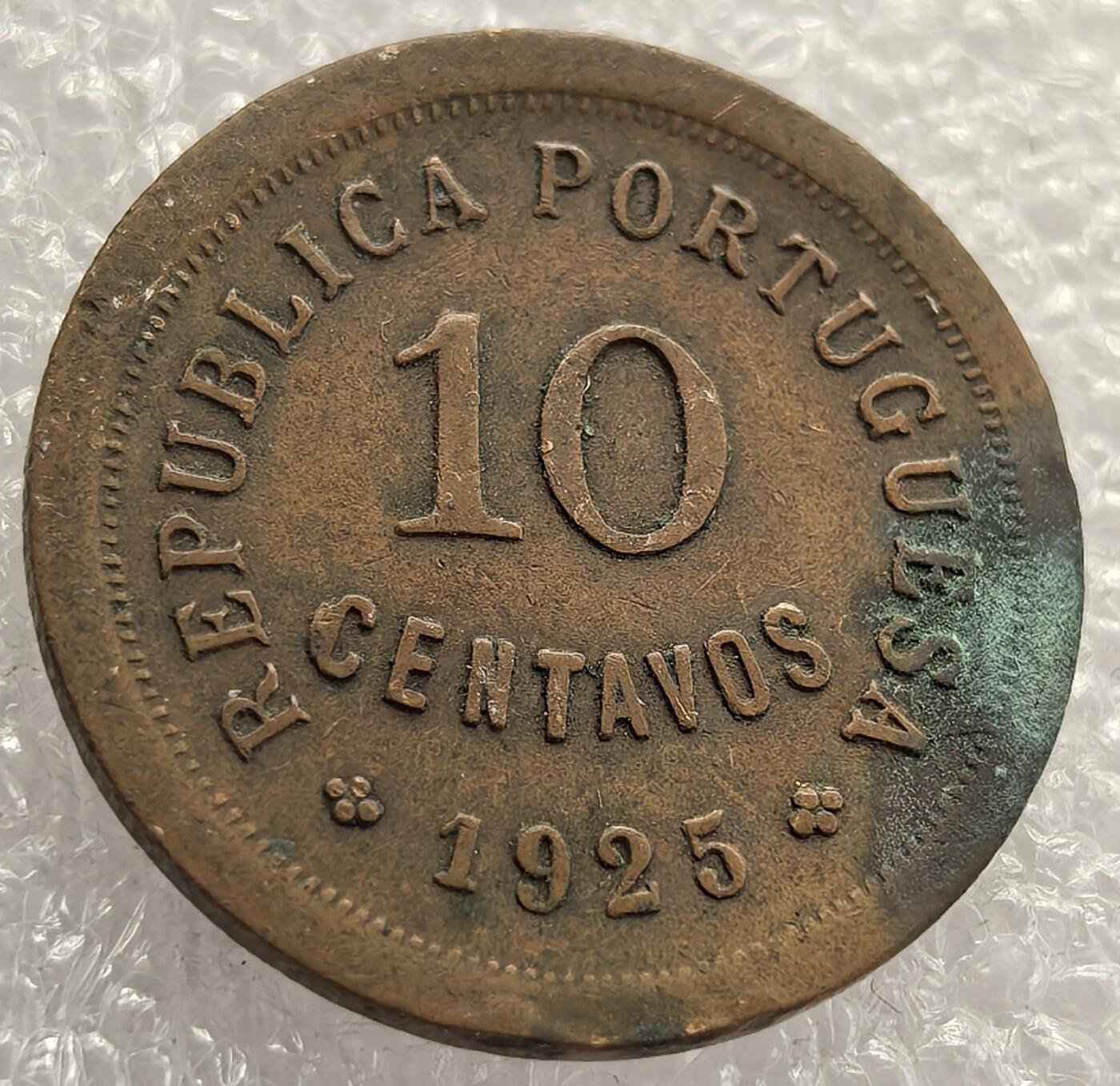  外国优质老铜币银币，周六九点倒数截拍，满百包邮，可寄存半年，喜欢朋友微信扫描二维码可直接参拍