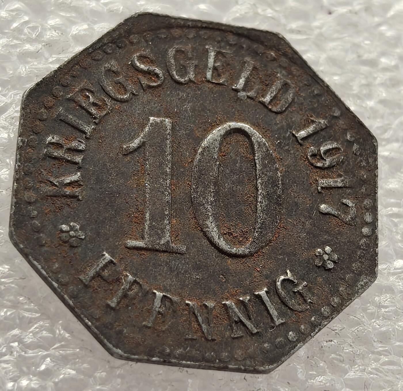  外国优质老铜币银币，周六九点倒数截拍，满百包邮，可寄存半年，喜欢朋友微信扫描二维码可直接参拍