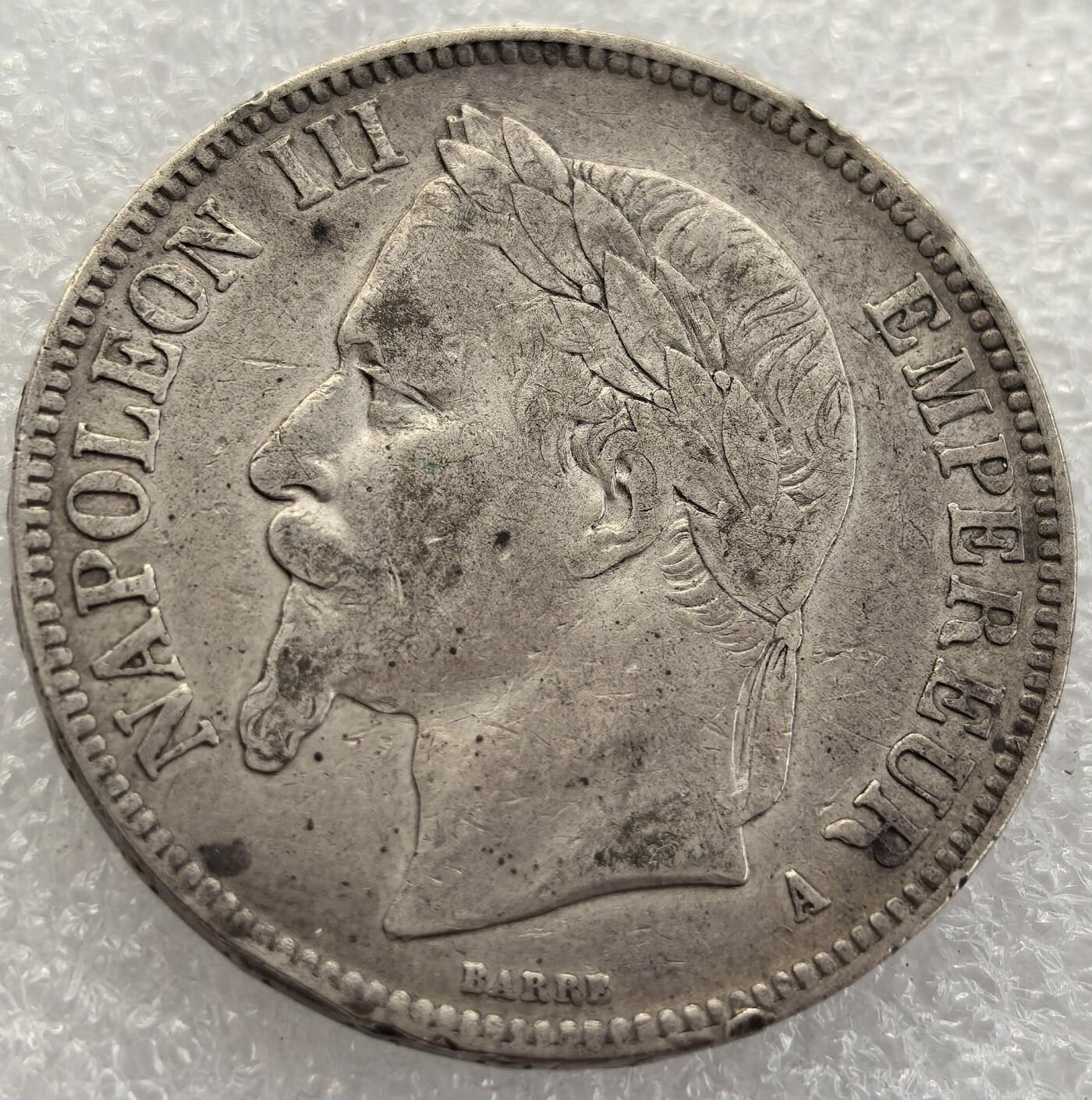  外国优质老铜币银币，周六九点倒数截拍，满百包邮，可寄存半年，喜欢朋友微信扫描二维码可直接参拍