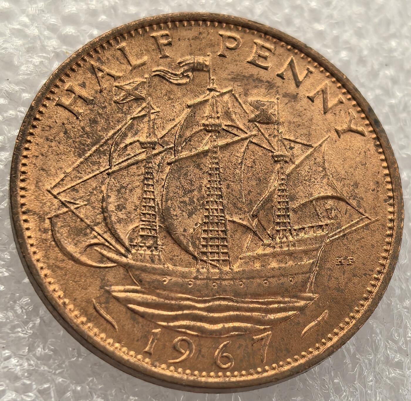  外国优质老铜币银币，周六九点倒数截拍，满百包邮，可寄存半年，喜欢朋友微信扫描二维码可直接参拍