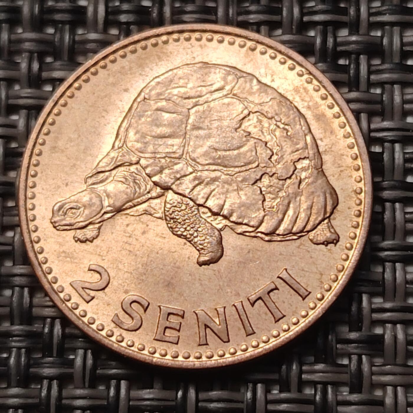 布加迪🐬～世界钱币(上海)🌾第 258 期 /  各国套币和散币 汤加🇹🇴 1967年 2分 萨洛特·图普三世女王纪念币