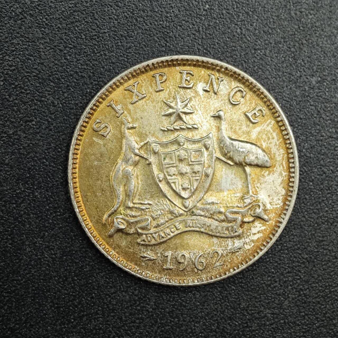 【淘币小摊】实时拍第七百九十拍   散币场   满百包邮可预留二周 每周一统一发货   澳大利亚1962年伊丽莎白二世6便士银币