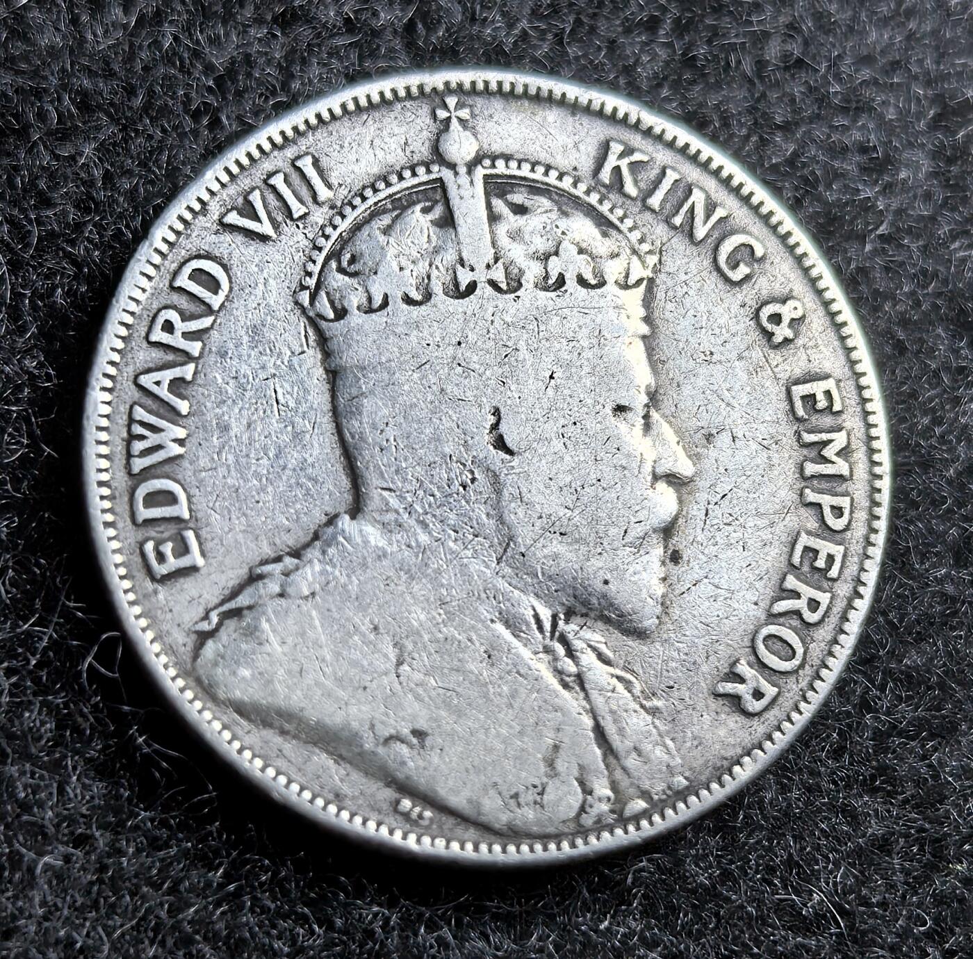 西班牙、丹属西印度、法属殖民地、乌拉圭银币古铜币，周五晚上九点倒数截拍，满百包邮，可寄存半年，喜欢朋友微信扫描二维码可直接参拍 好品相英属洪都拉斯1907年50分银币，km13