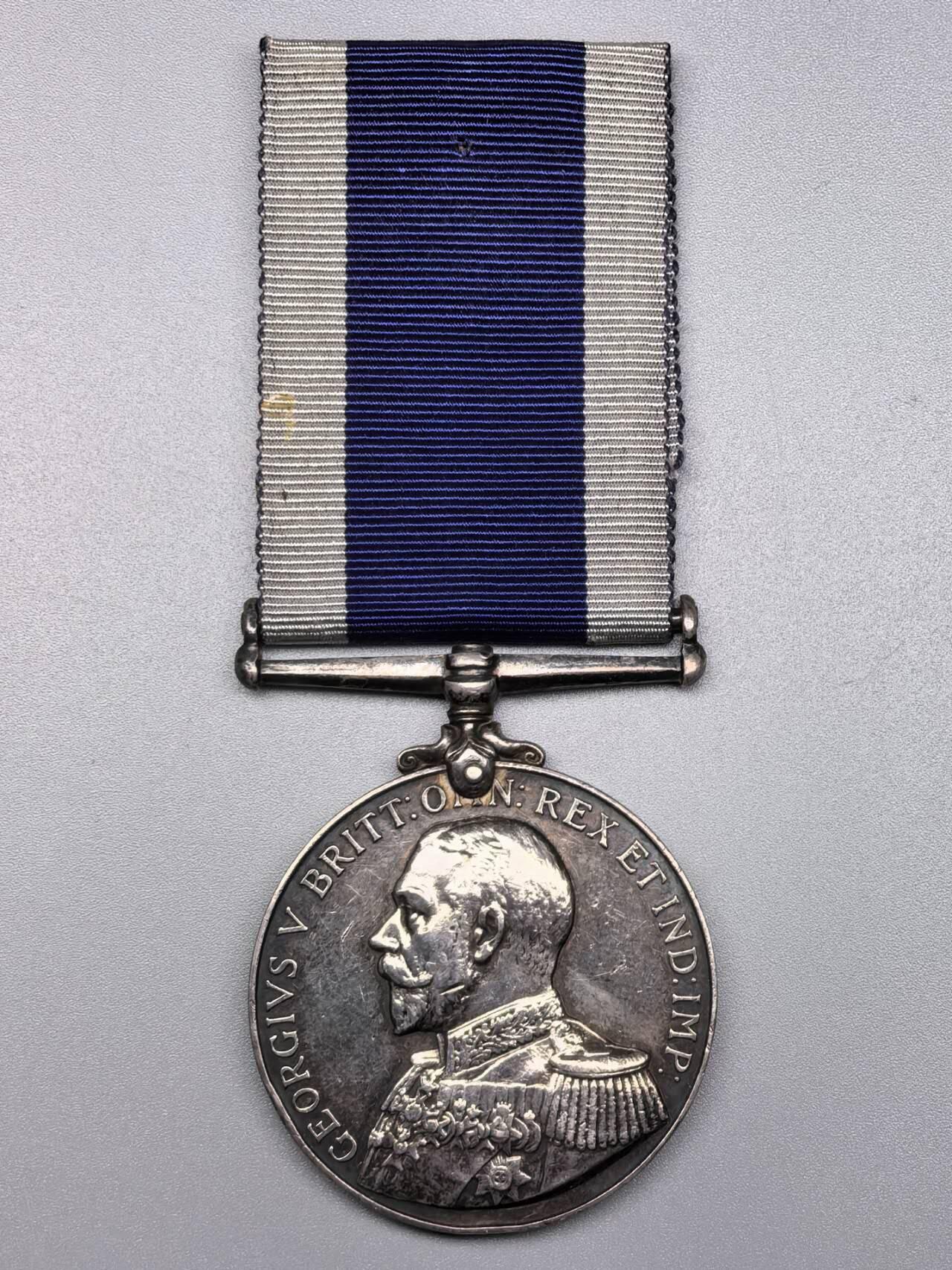 小驴勋章奖章收藏11月8日周六晚6点拍卖（珍爱和平，收藏战争，铭记历史，勿忘国耻，忠党爱国。有偿代拍，送拍规则在简介最后，参拍须阅读规则后再参拍，关系到运费包装发货时效真假辨别等关键信息，拍卖时不再发原图，看大图店主微信码在最后拍品里）