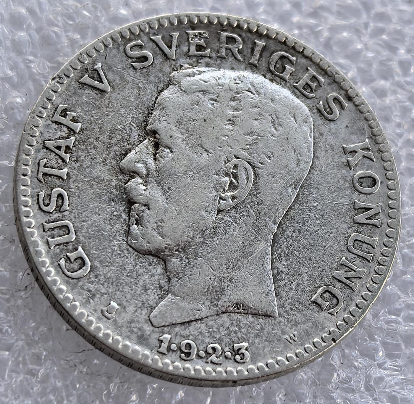  外国优质老铜币银币，周六九点倒数截拍，满百包邮，可寄存半年，喜欢朋友微信扫描二维码可直接参拍