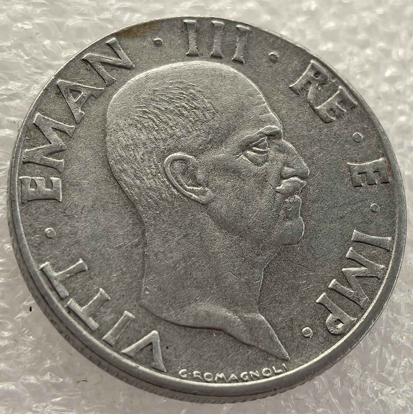  外国优质老铜币银币，周六九点倒数截拍，满百包邮，可寄存半年，喜欢朋友微信扫描二维码可直接参拍 意大利1941年50分