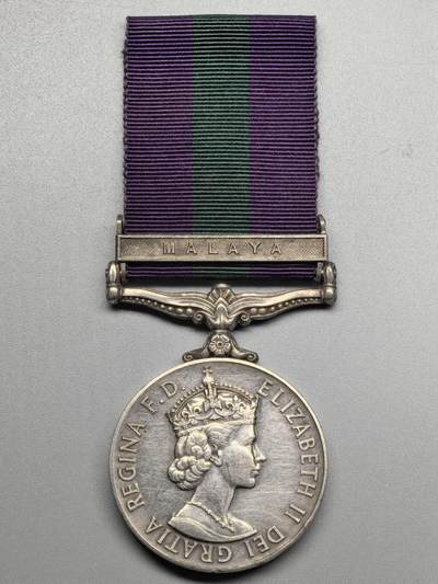 小驴勋章奖章收藏11月8日周六晚6点拍卖（珍爱和平，收藏战争，铭记历史，勿忘国耻，忠党爱国。有偿代拍，送拍规则在简介最后，参拍须阅读规则后再参拍，关系到运费包装发货时效真假辨别等关键信息，拍卖时不再发原图，看大图店主微信码在最后拍品里） - 英国服役奖章，带马来亚勋饰条，银质，打有边铭