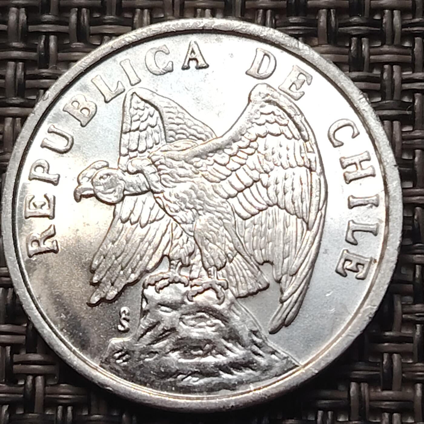 布加迪🐬～世界钱币(上海)🌾第 258 期 /  各国套币和散币 智利🇨🇱 1975年 1分铝币 24.93mm 较少见