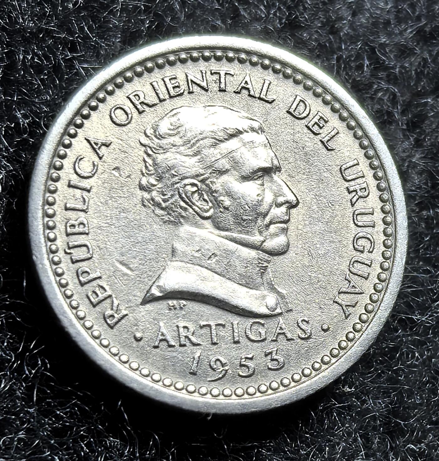 西班牙、丹属西印度、法属殖民地、乌拉圭银币古铜币，周五晚上九点倒数截拍，满百包邮，可寄存半年，喜欢朋友微信扫描二维码可直接参拍