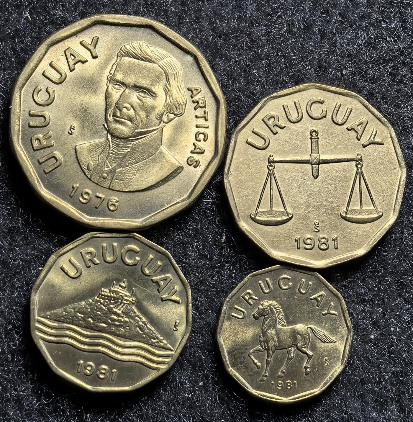 西班牙、丹属西印度、法属殖民地、乌拉圭银币古铜币，周五晚上九点倒数截拍，满百包邮，可寄存半年，喜欢朋友微信扫描二维码可直接参拍 乌拉圭铜高面值币4枚1976年-1981年，km66-69