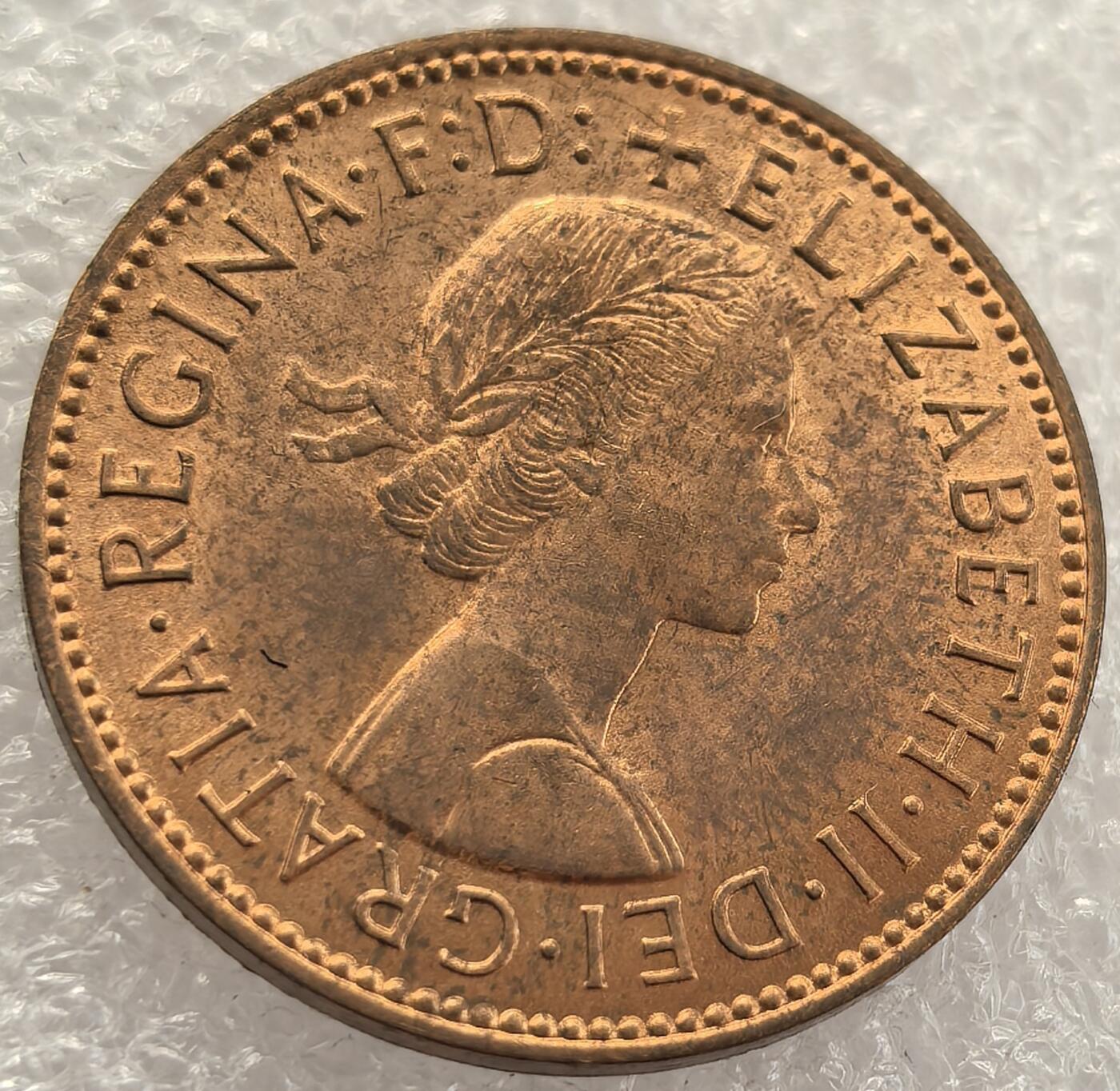  外国优质老铜币银币，周六九点倒数截拍，满百包邮，可寄存半年，喜欢朋友微信扫描二维码可直接参拍