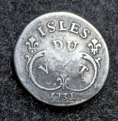 西班牙、丹属西印度、法属殖民地、乌拉圭银币古铜币，周五晚上九点倒数截拍，满百包邮，可寄存半年，喜欢朋友微信扫描二维码可直接参拍 - 法属向风群岛1731年12索尔银币，C#2