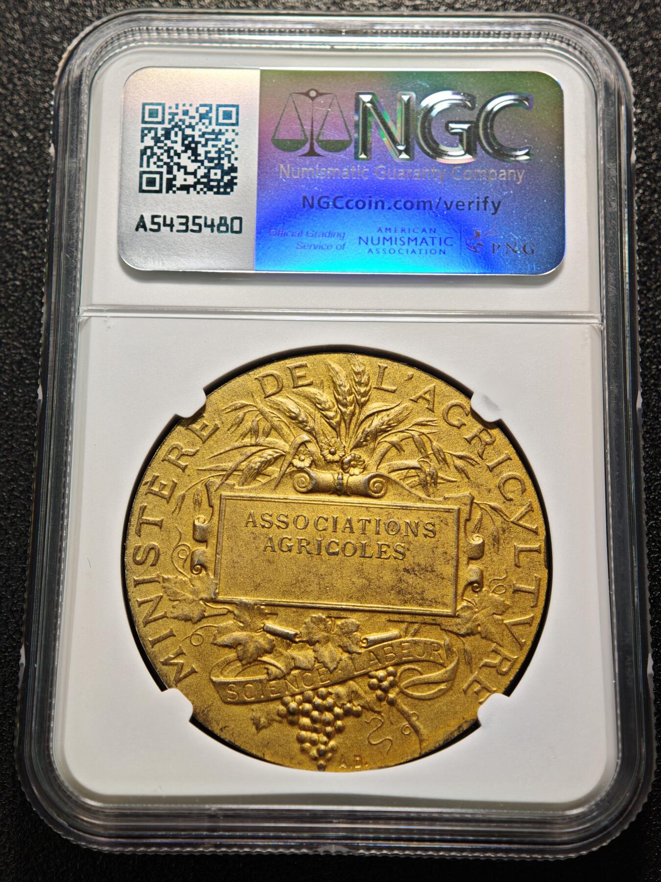 【德藏】世界币章拍卖第152期（拍品征集中~欢迎藏友联系） 19世纪末-20世纪初 法国农业协会奖章镀金纪念银章 金水十足 人物刻画传神 细节极其丰富 立体感非常强 NGC MS63