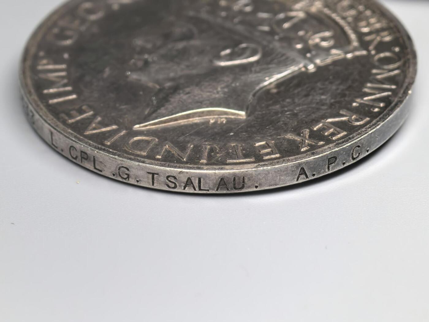 小驴勋章奖章收藏11月8日周六晚6点拍卖（珍爱和平，收藏战争，铭记历史，勿忘国耻，忠党爱国。有偿代拍，送拍规则在简介最后，参拍须阅读规则后再参拍，关系到运费包装发货时效真假辨别等关键信息，拍卖时不再发原图，看大图店主微信码在最后拍品里）