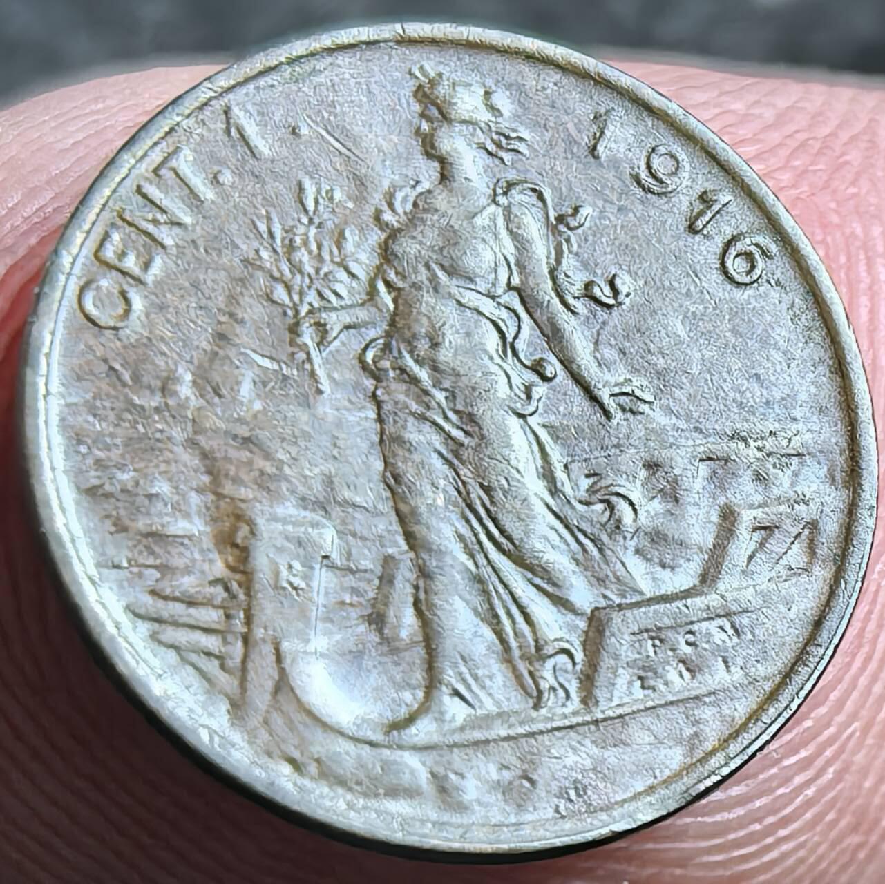  外国优质老铜币银币，周六九点倒数截拍，满百包邮，可寄存半年，喜欢朋友微信扫描二维码可直接参拍 意大利1916年拿花女神壹分