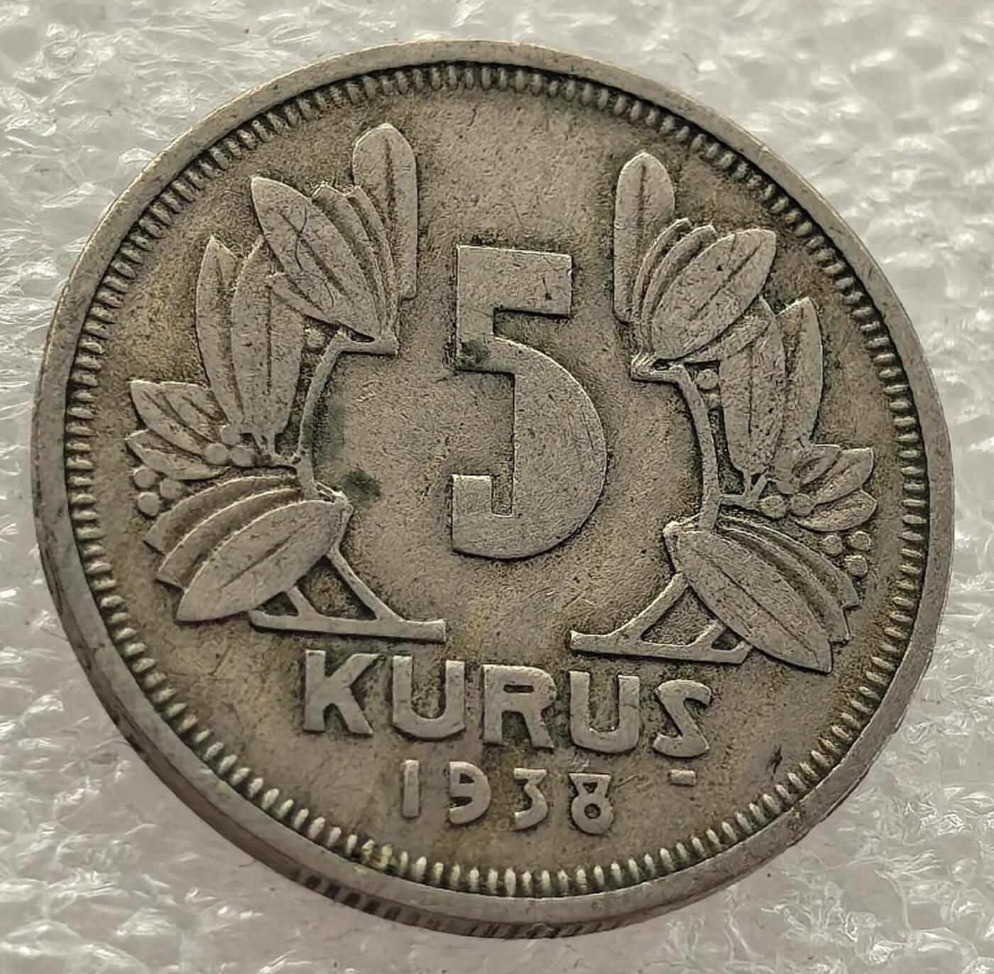  外国优质老铜币银币，周六九点倒数截拍，满百包邮，可寄存半年，喜欢朋友微信扫描二维码可直接参拍