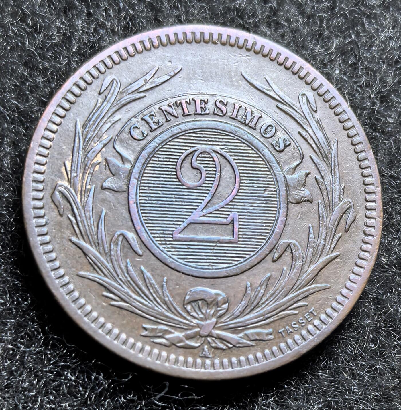 西班牙、丹属西印度、法属殖民地、乌拉圭银币古铜币，周五晚上九点倒数截拍，满百包邮，可寄存半年，喜欢朋友微信扫描二维码可直接参拍 UNC品相乌拉圭1869年2分，km12