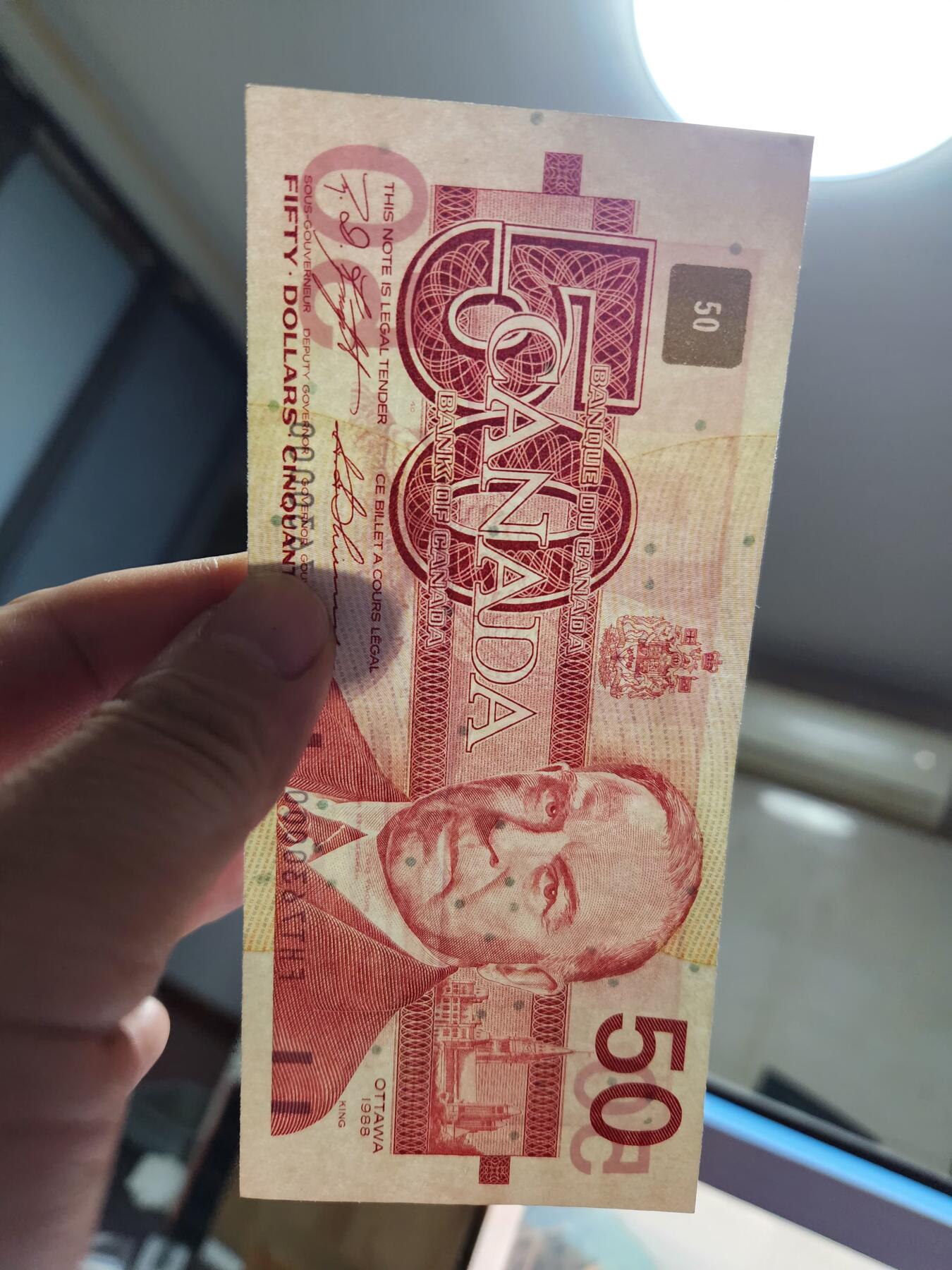 11月9号晚上8点 外国纸币自动截拍第54场 加拿大50元 630000狮子号 几乎全新