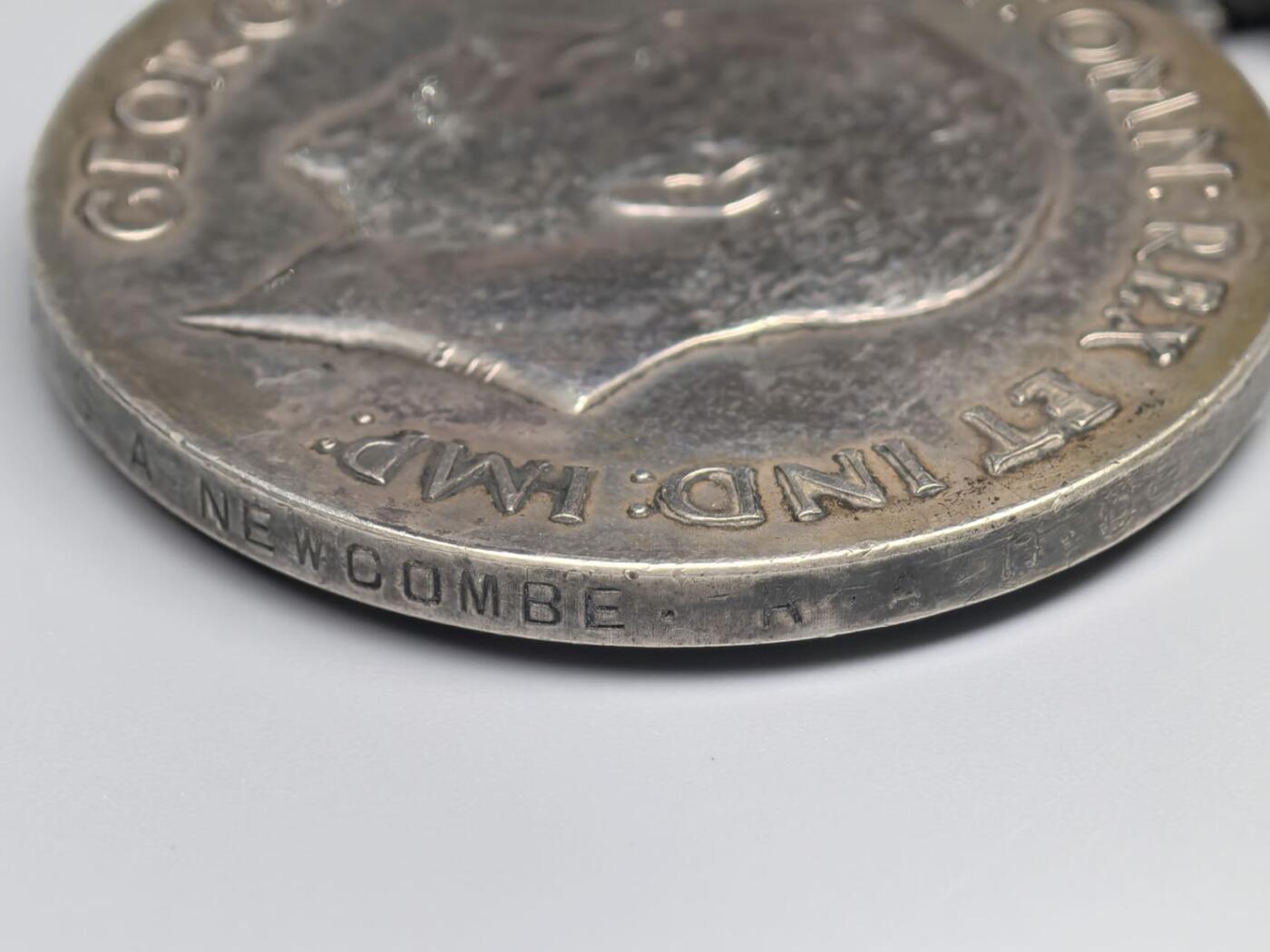 小驴勋章奖章收藏11月8日周六晚6点拍卖（珍爱和平，收藏战争，铭记历史，勿忘国耻，忠党爱国。有偿代拍，送拍规则在简介最后，参拍须阅读规则后再参拍，关系到运费包装发货时效真假辨别等关键信息，拍卖时不再发原图，看大图店主微信码在最后拍品里）