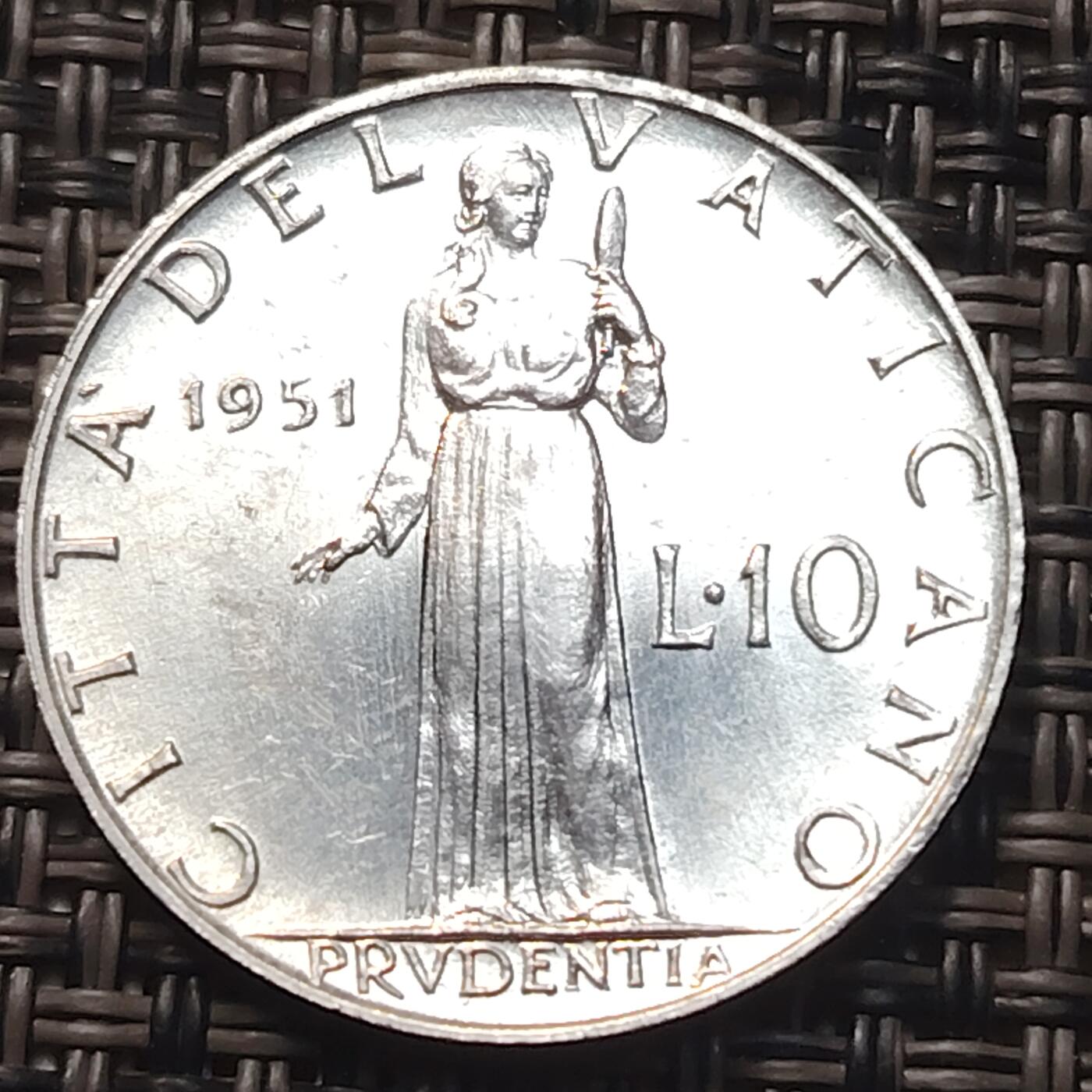 布加迪🐬～世界钱币(上海)🌾第 258 期 /  各国套币和散币