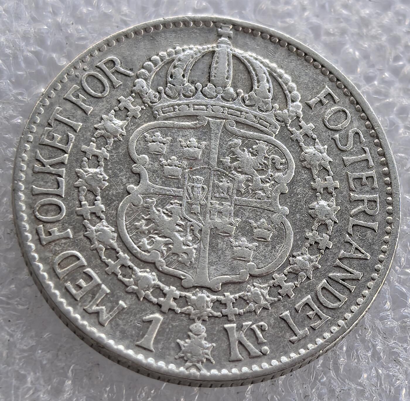  外国优质老铜币银币，周六九点倒数截拍，满百包邮，可寄存半年，喜欢朋友微信扫描二维码可直接参拍