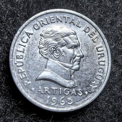 西班牙、丹属西印度、法属殖民地、乌拉圭银币古铜币，周五晚上九点倒数截拍，满百包邮，可寄存半年，喜欢朋友微信扫描二维码可直接参拍 - 乌拉圭1965年20分铝币第一枚，km44
