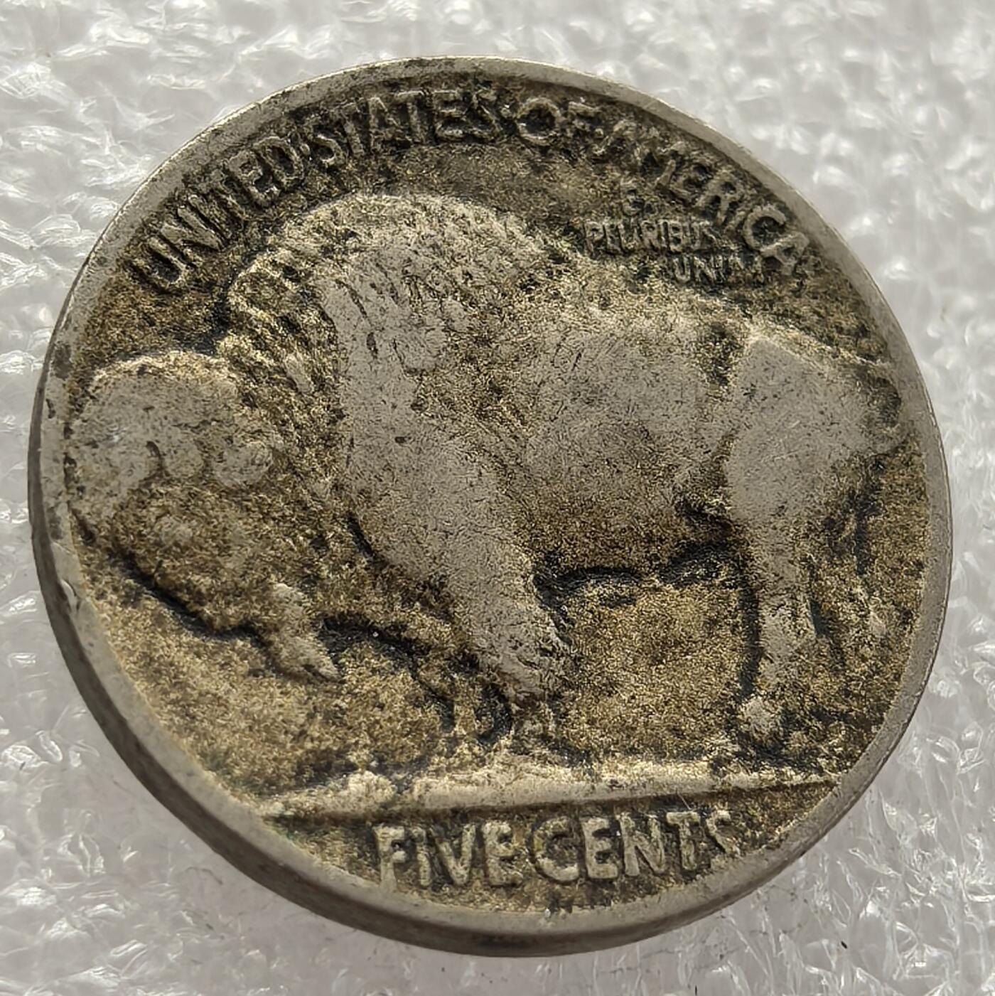  外国优质老铜币银币，周六九点倒数截拍，满百包邮，可寄存半年，喜欢朋友微信扫描二维码可直接参拍