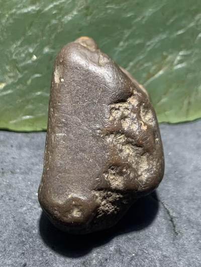 精美铁皮南红玛瑙原石一颗， - 精美铁皮南红玛瑙原石一颗，