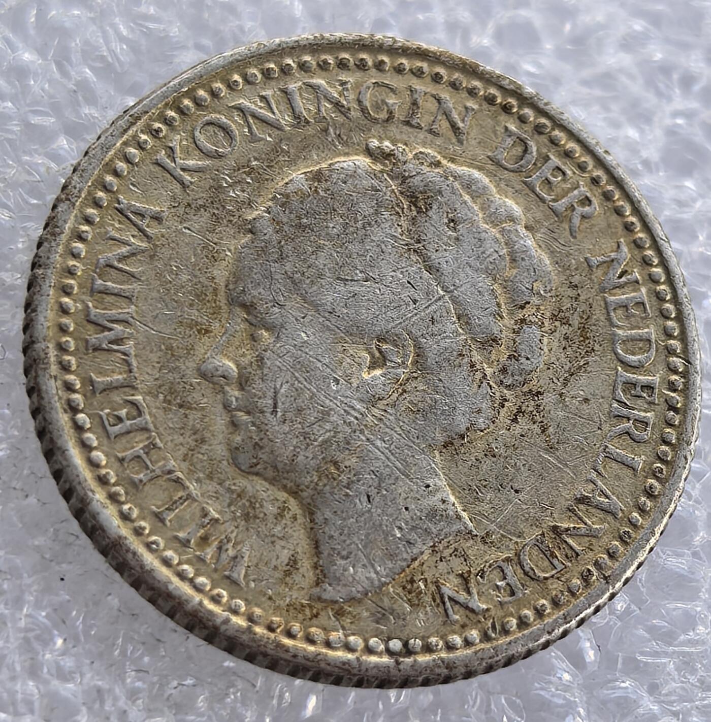  外国优质老铜币银币，周六九点倒数截拍，满百包邮，可寄存半年，喜欢朋友微信扫描二维码可直接参拍