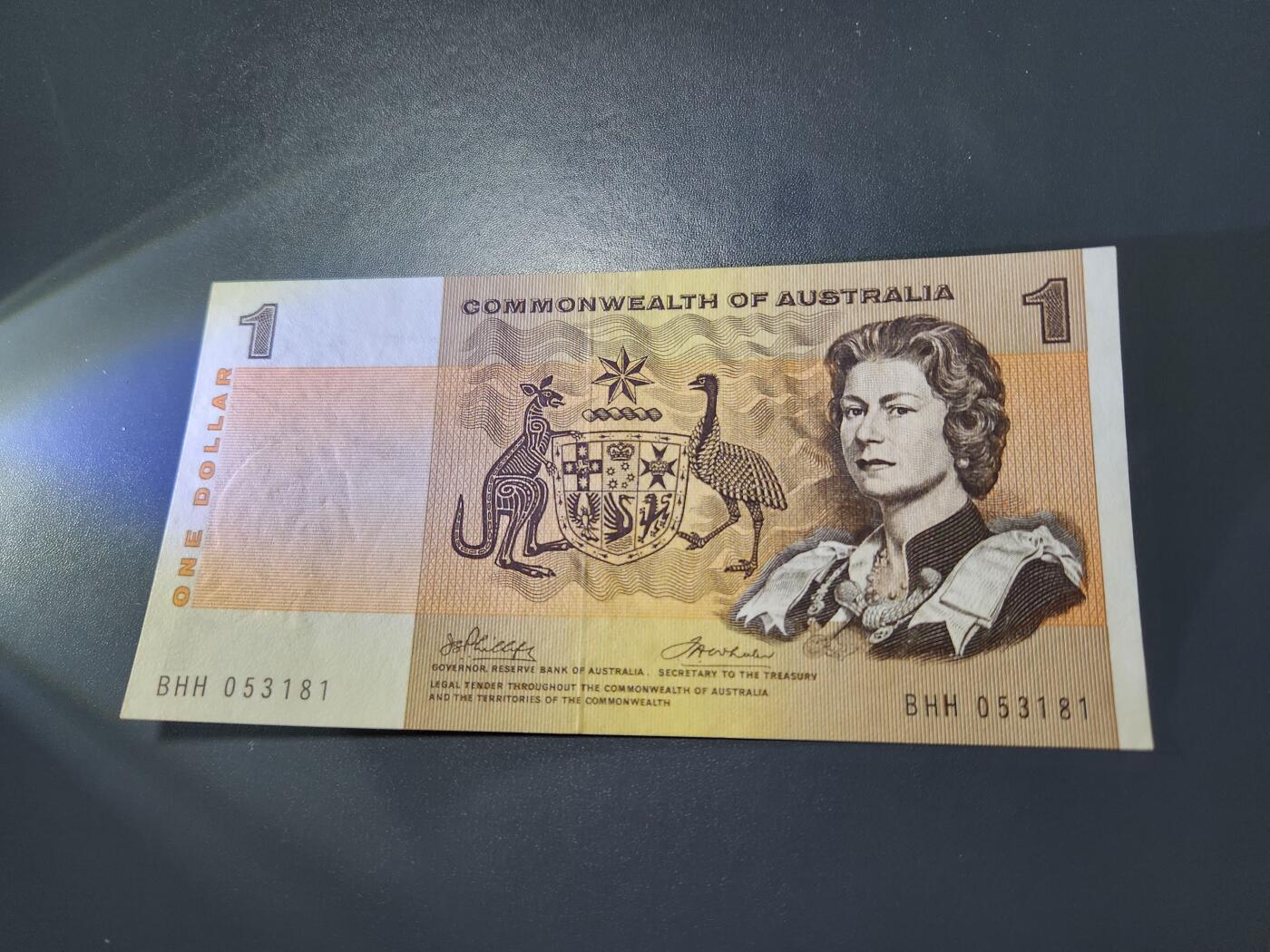 11月9号晚上8点 外国纸币自动截拍第54场 澳大利亚 联邦版  1元 近新 稀少