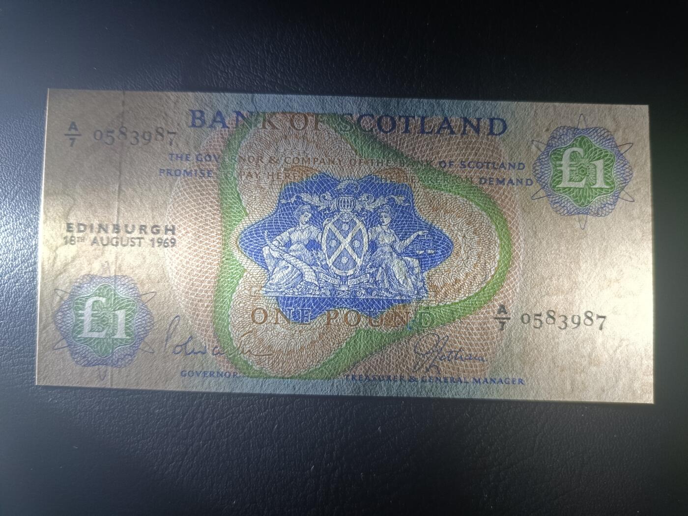 2025十一月第二期，总第200期 苏格兰银行1969年1镑UNC-，银行徽章和政府徽章