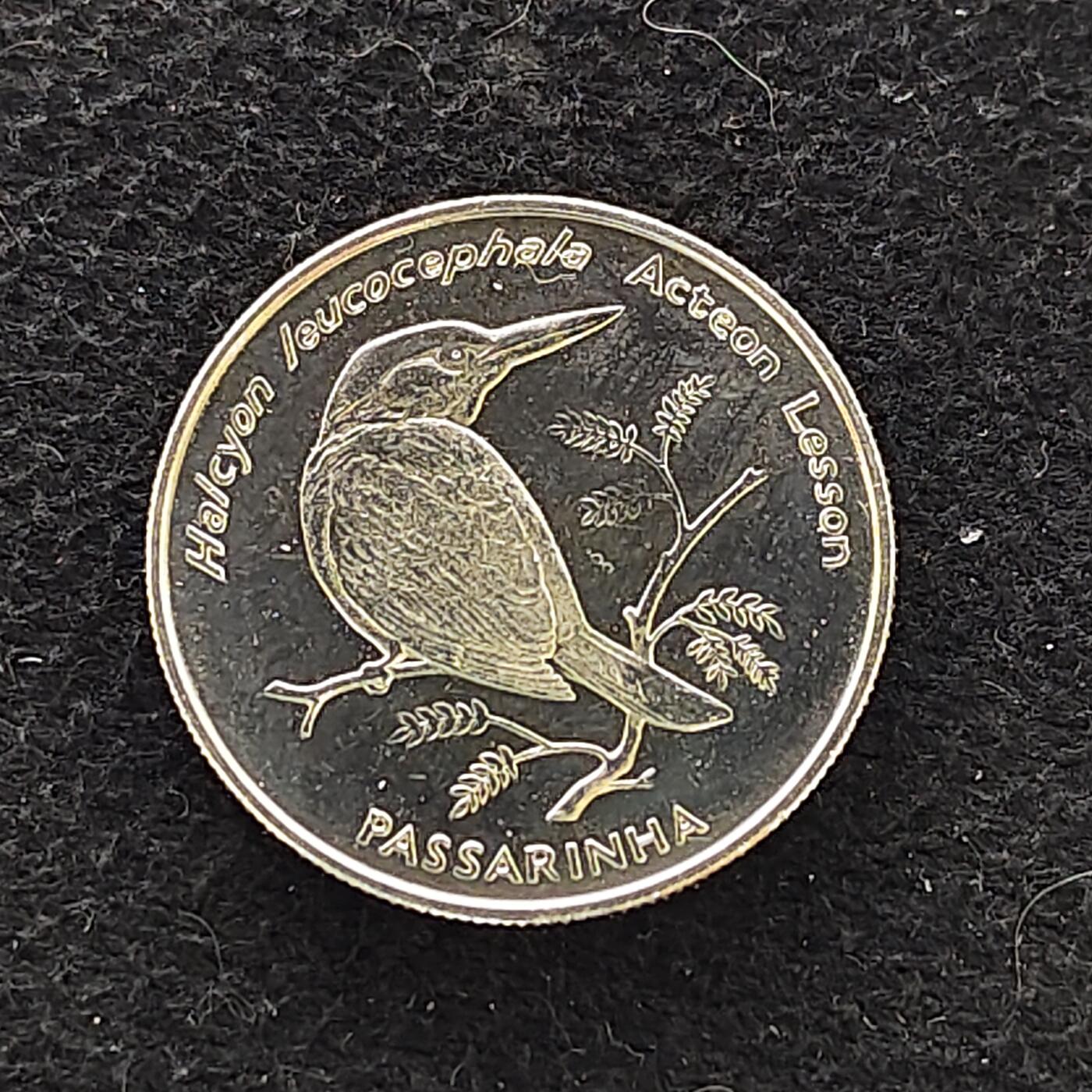 【全场包邮】纯粹捡漏拍474场（免费代拍第11场） 佛得角群岛1994年10埃斯库多-鸟版灰头翠鸟