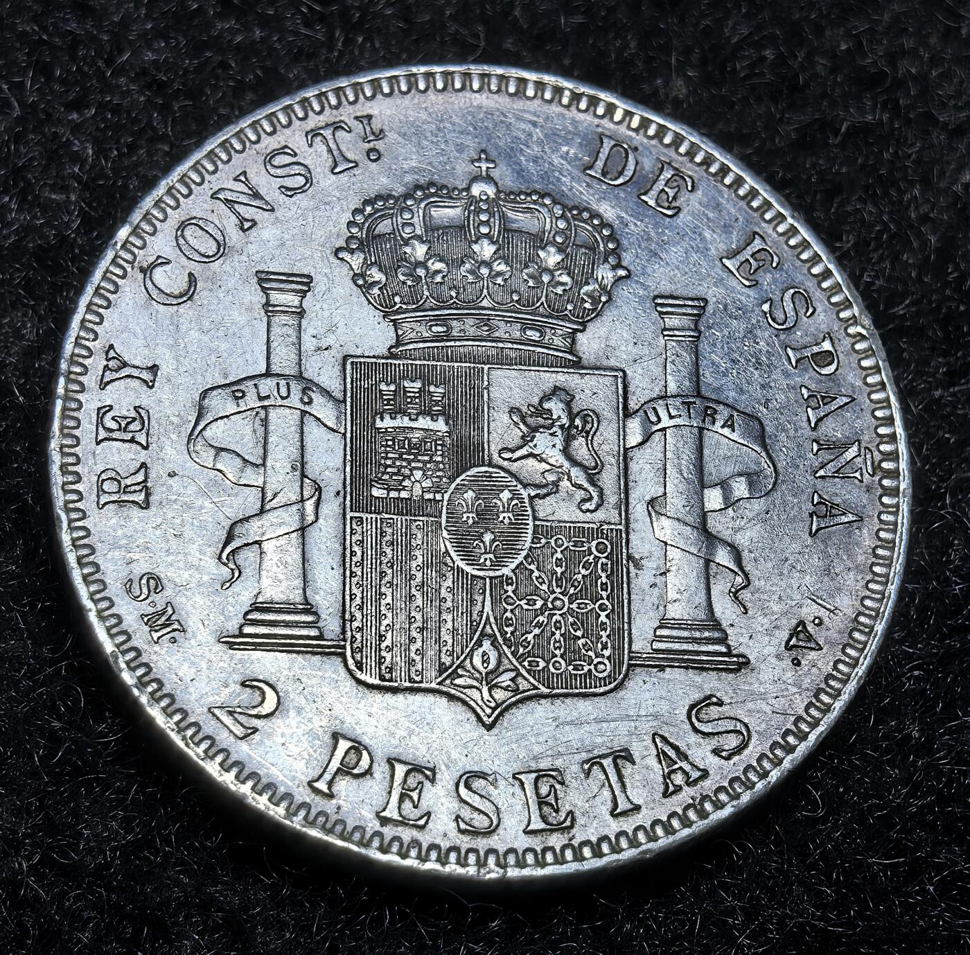 西班牙、丹属西印度、法属殖民地、乌拉圭银币古铜币，周五晚上九点倒数截拍，满百包邮，可寄存半年，喜欢朋友微信扫描二维码可直接参拍 UNC西班牙1905年2比塞塔银币，km725