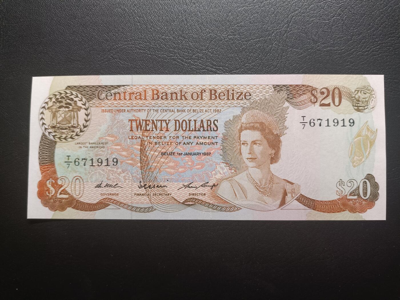 2025十一月第二期，总第200期 伯利兹1987版20元AUNC，珍珠冠女王和中央银行外景，少见中高面值