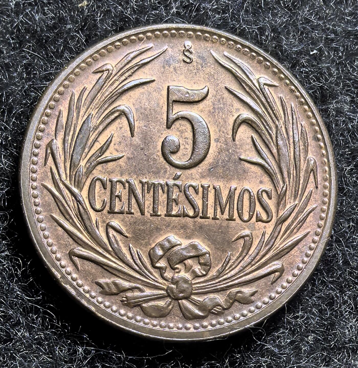 西班牙、丹属西印度、法属殖民地、乌拉圭银币古铜币，周五晚上九点倒数截拍，满百包邮，可寄存半年，喜欢朋友微信扫描二维码可直接参拍 UNC品相乌拉圭1944年5分，km21a