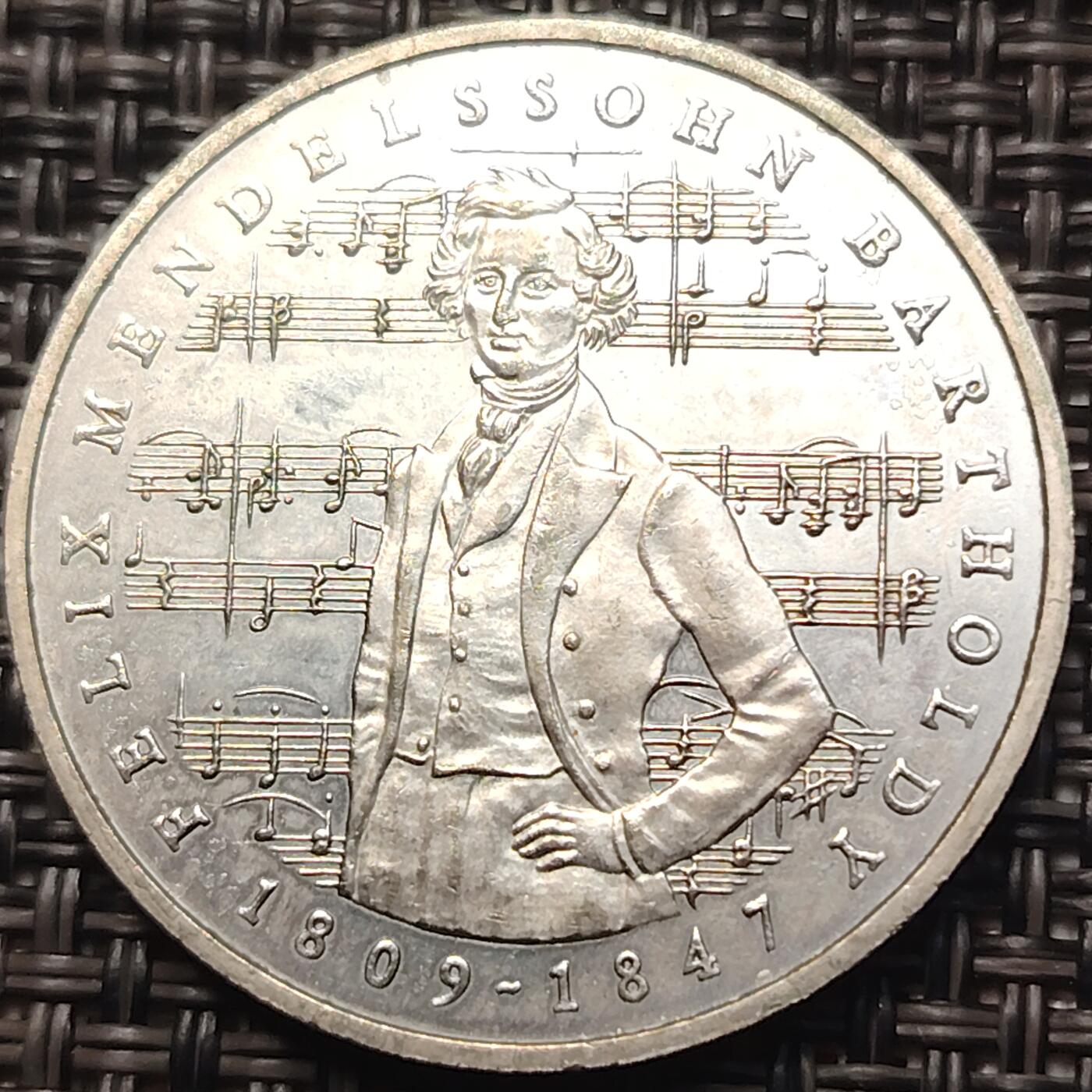 布加迪🐬～世界钱币(上海)🌾第 258 期 /  各国套币和散币