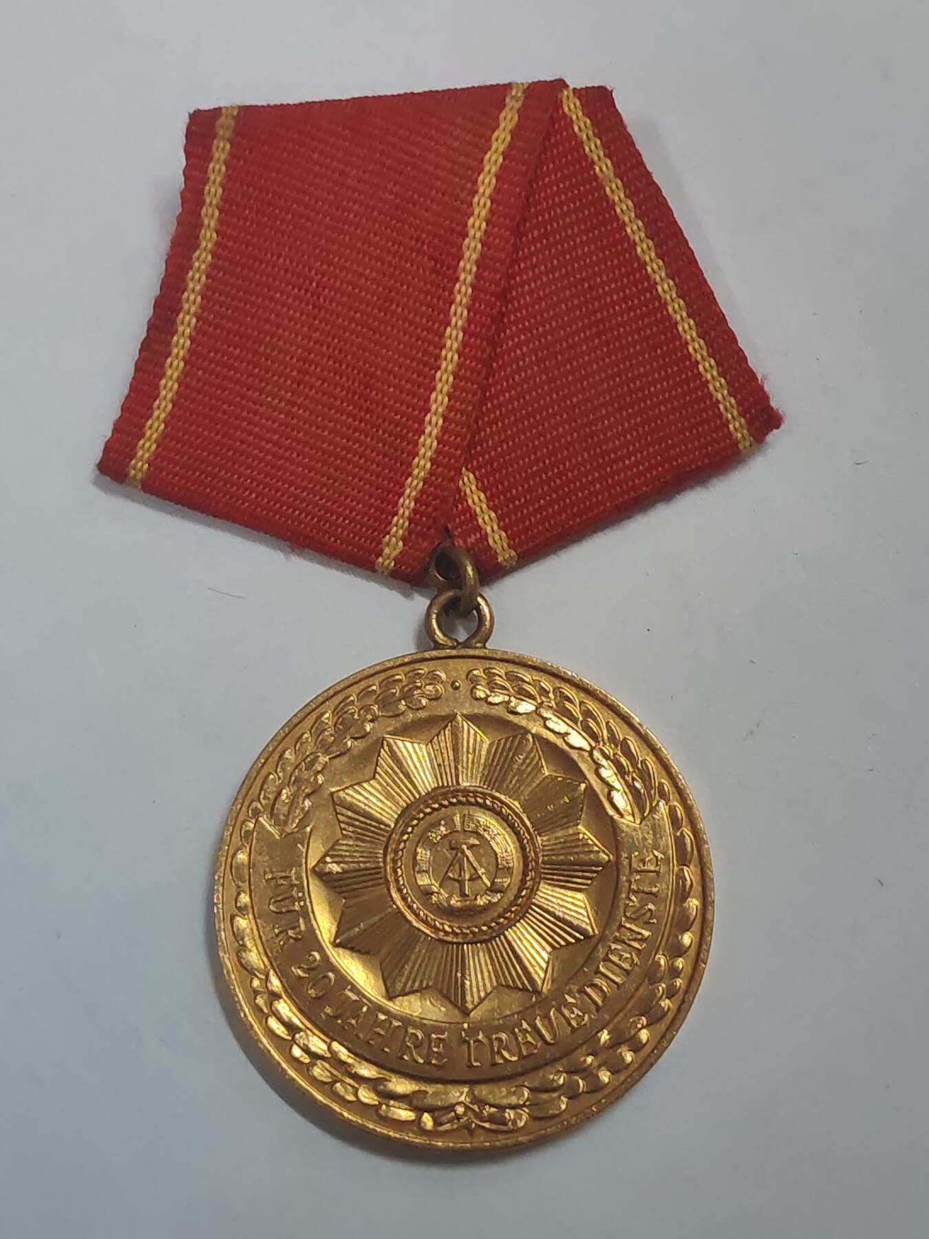 荷兰第128期勋赏拍卖 民主德国特级三等内务部圆满服务奖章