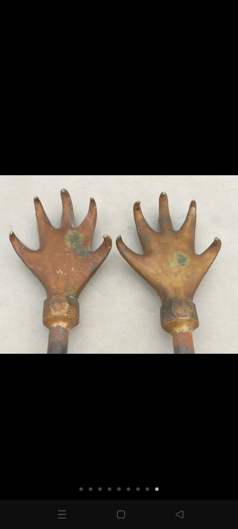 清代民国古代老兵器一对。铜手铜铛，做工精细奇特，包浆浑厚皮克老辣，全品完整牢固值得拥有。 尺寸长65/直径12Cm重4.5斤。