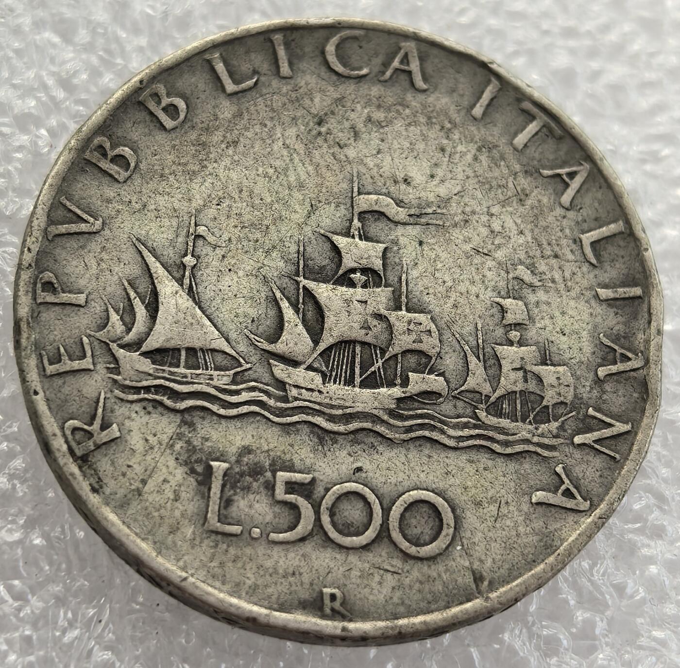  外国优质老铜币银币，周六九点倒数截拍，满百包邮，可寄存半年，喜欢朋友微信扫描二维码可直接参拍