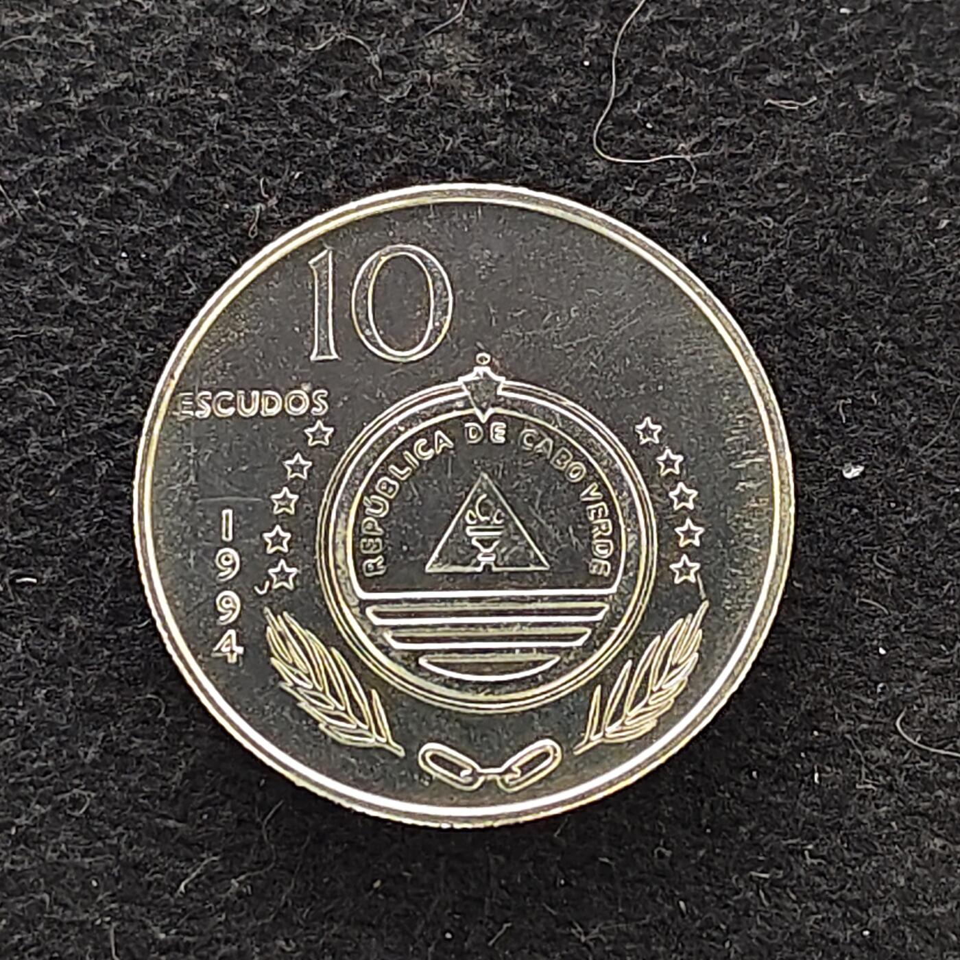 【全场包邮】纯粹捡漏拍474场（免费代拍第11场） 佛得角群岛1994年10埃斯库多-鸟版灰头翠鸟