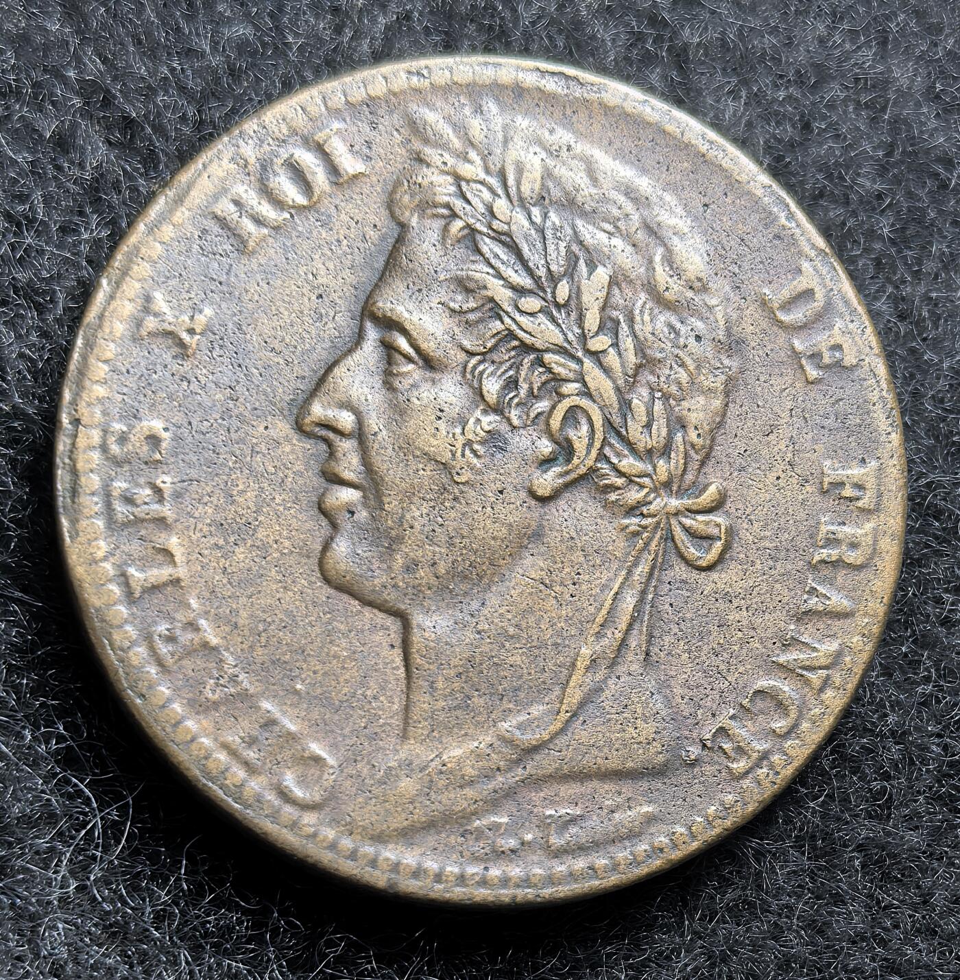 西班牙、丹属西印度、法属殖民地、乌拉圭银币古铜币，周五晚上九点倒数截拍，满百包邮，可寄存半年，喜欢朋友微信扫描二维码可直接参拍