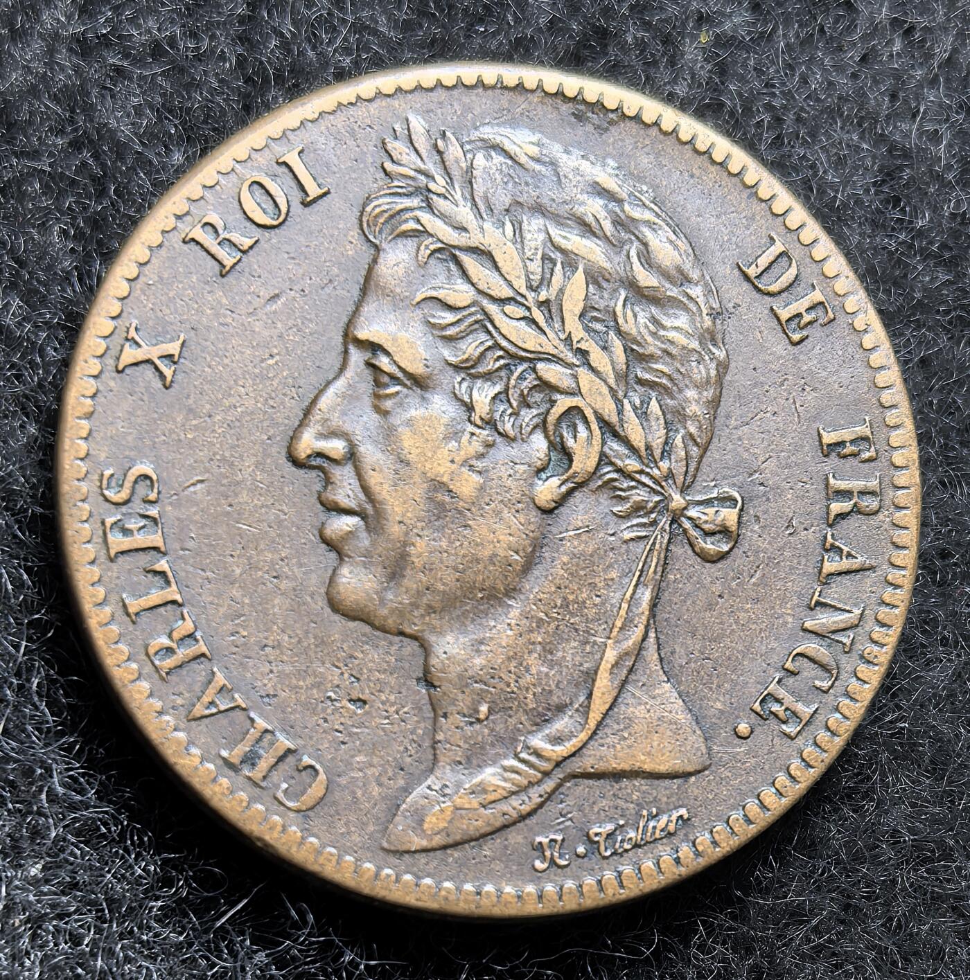 西班牙、丹属西印度、法属殖民地、乌拉圭银币古铜币，周五晚上九点倒数截拍，满百包邮，可寄存半年，喜欢朋友微信扫描二维码可直接参拍 法属殖民地查理十世时期1825年5分流通于海地、瓜德罗普、马提尼克使用km10.1