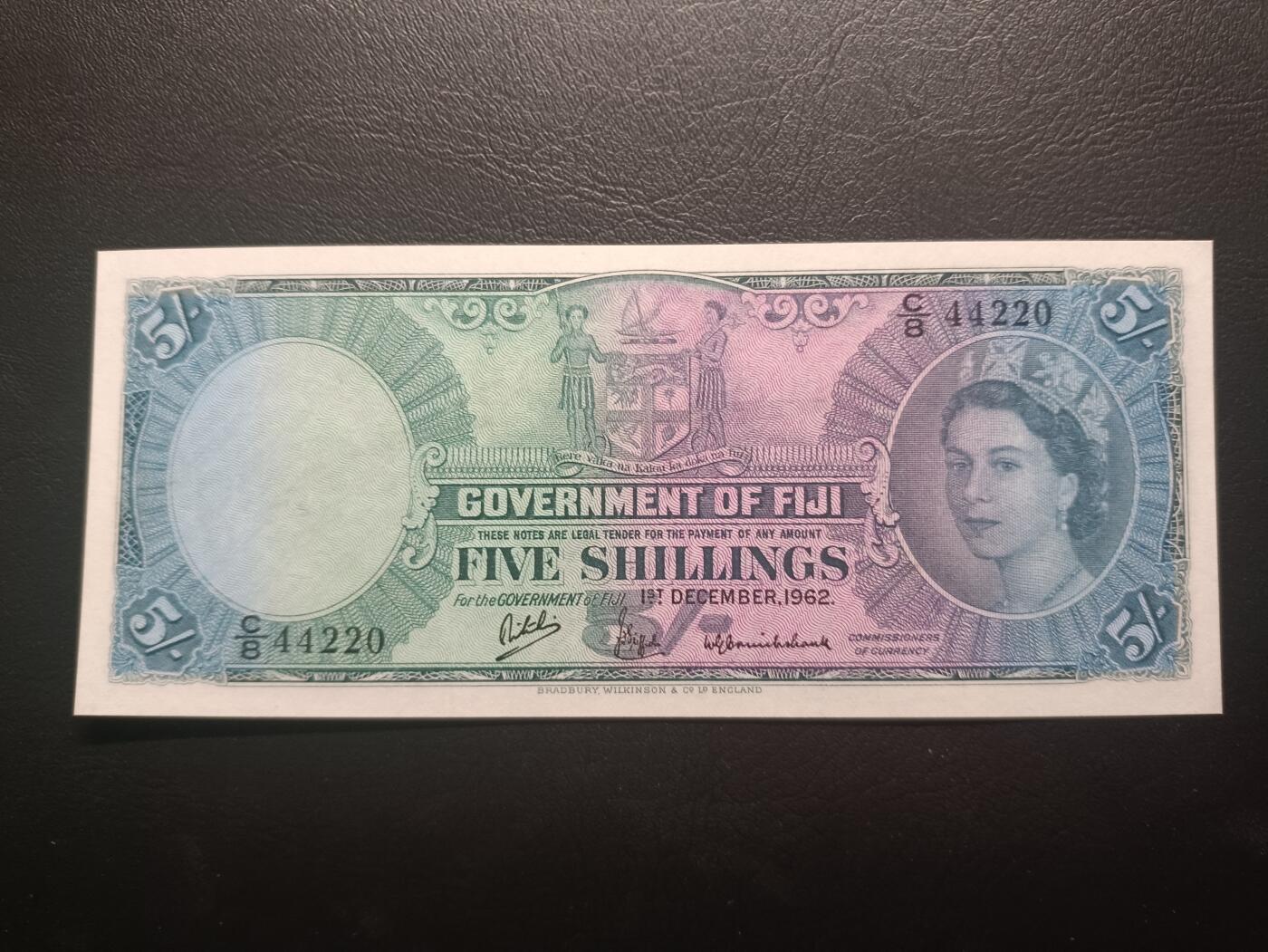 2025十一月第二期，总第200期 英属斐济1962年5先令UNC-，大皇冠女王